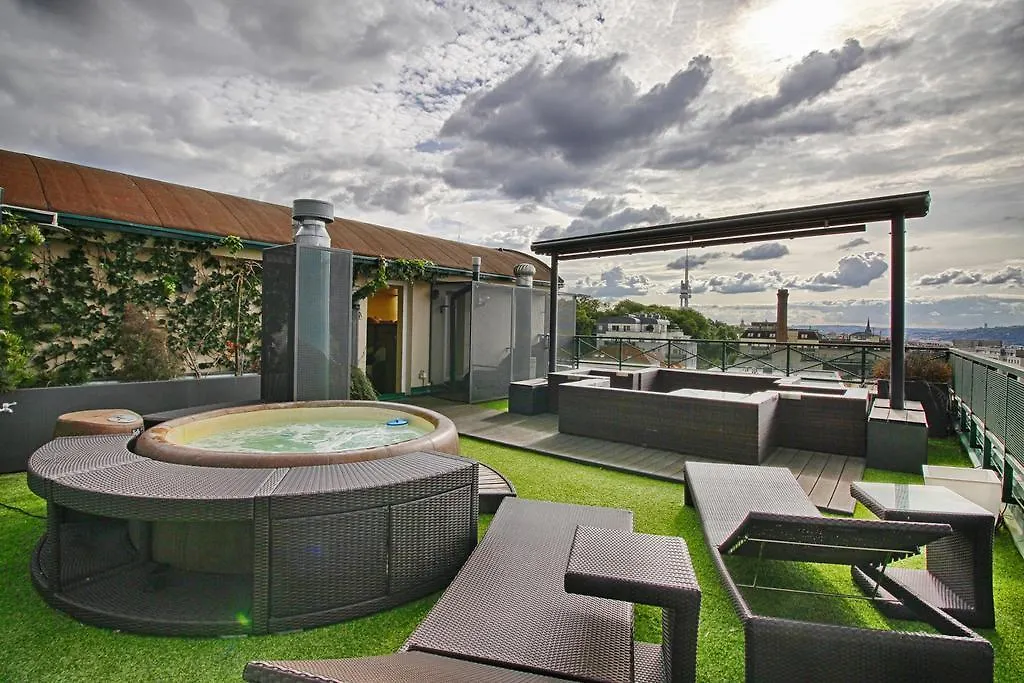 Panoramic Apartment With Roof Terrace With Jacuzzi Praag