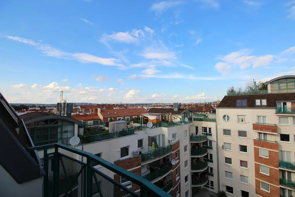 Panoramic Apartment With Roof Terrace With Jacuzzi Praha