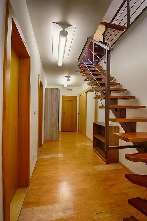 Panoramic Apartment With Roof Terrace With Jacuzzi Praha