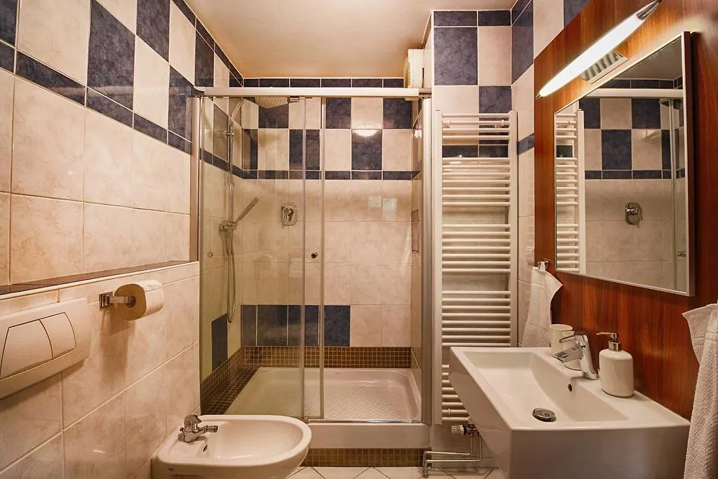 Panoramic Apartment With Roof Terrace With Jacuzzi Praha